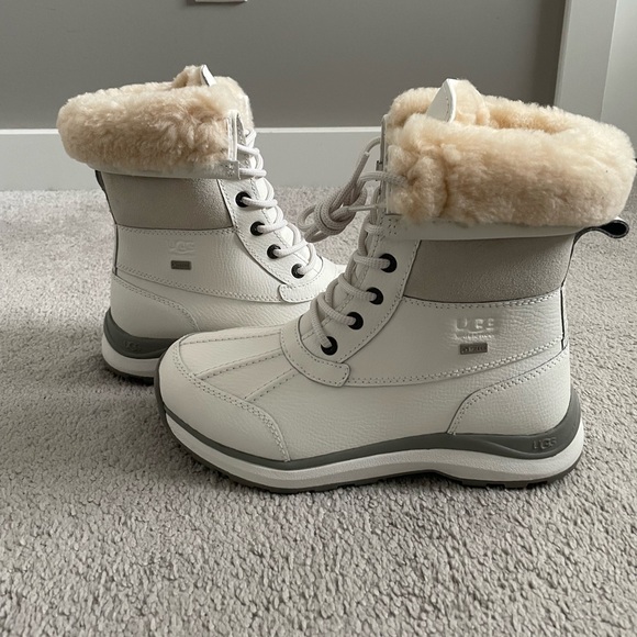 UGG ADIRONDACK III BOOT Women size 7 in colour white - Picture 3 of 12